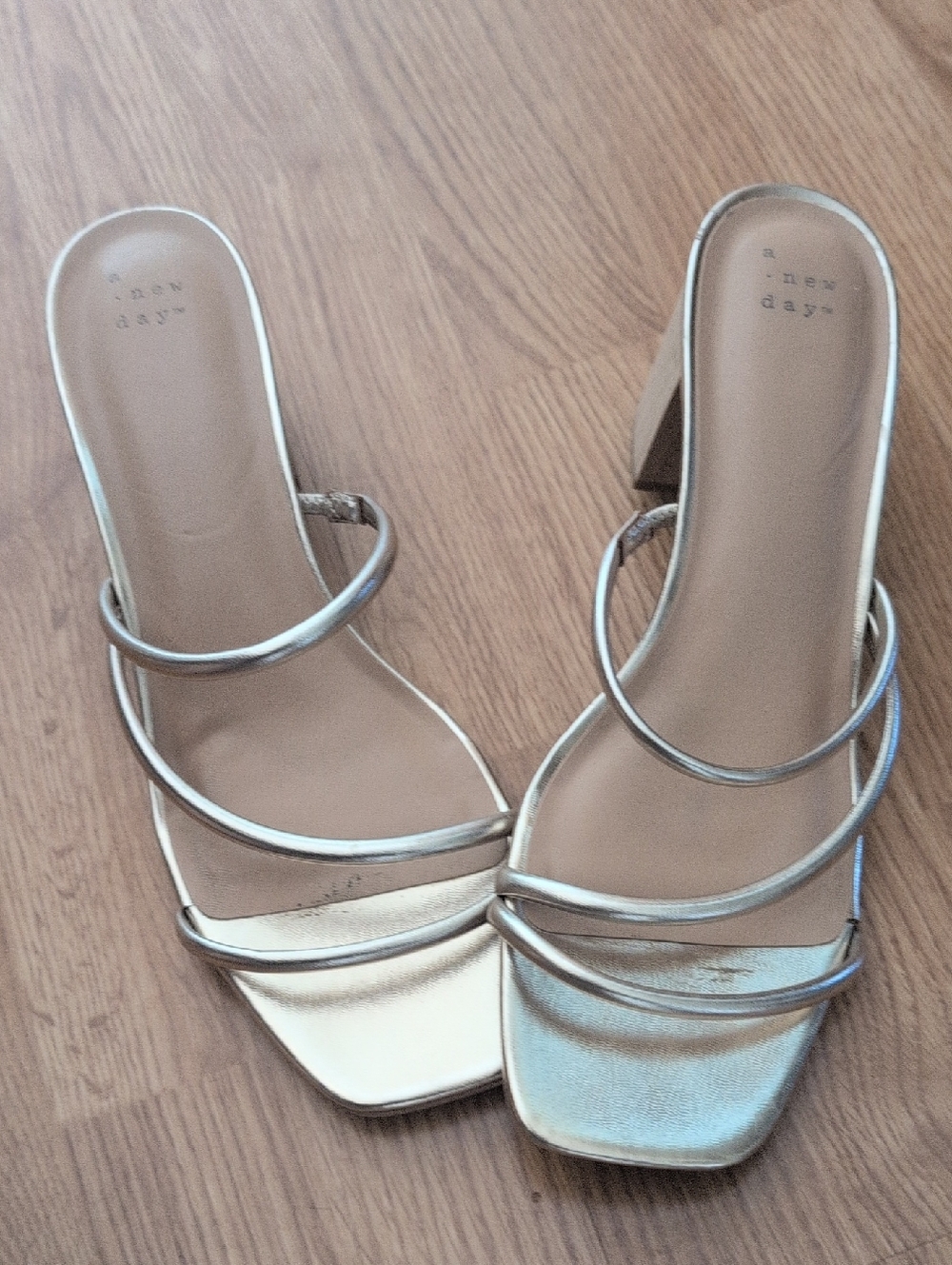 Size 11 Strappy Square-Toe Metallic Sandals in Gold